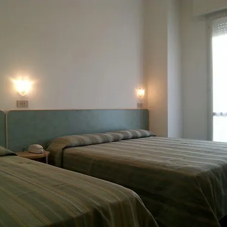 Globus Hotell 3*